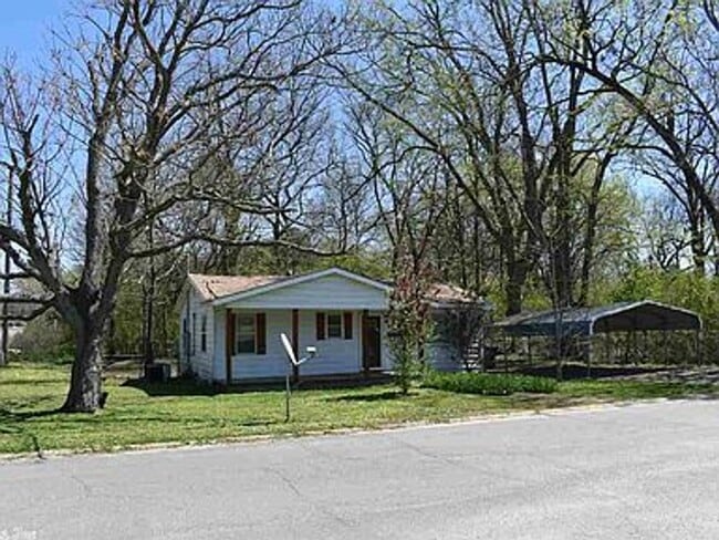 Photo - 610 N Fir St