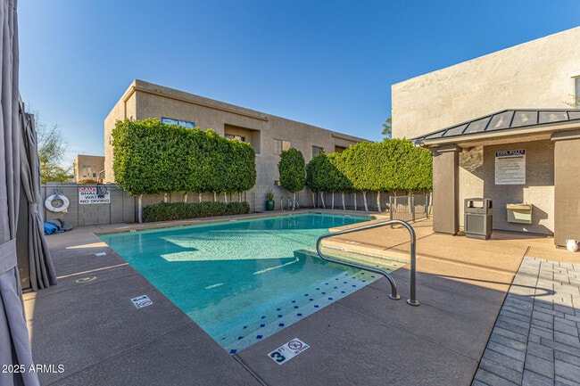 Photo - 2315 E Pinchot Ave