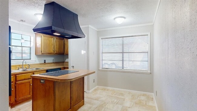 Photo - 3904 Windwood Cir