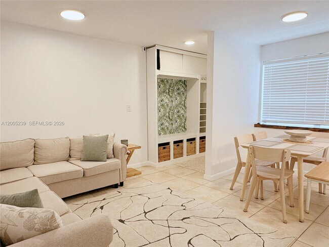 Photo - 944 Meridian Ave Unit 11