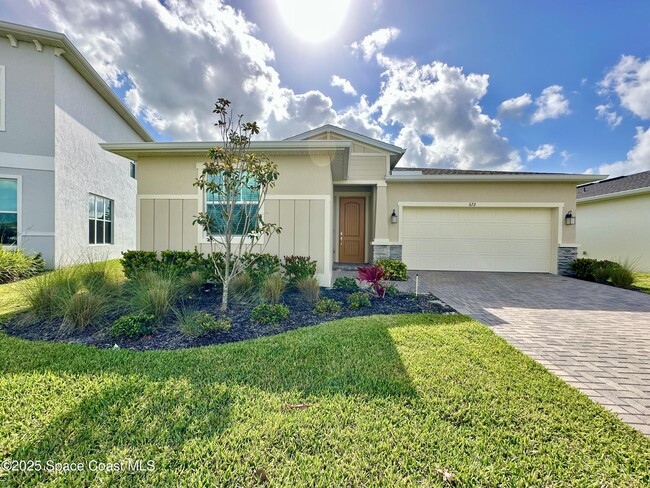 Photo - 672 Veridian Cir NW House