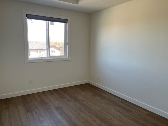 Photo - 2 Bed 1 Bath Unit in Ponoka, AB Unit 306