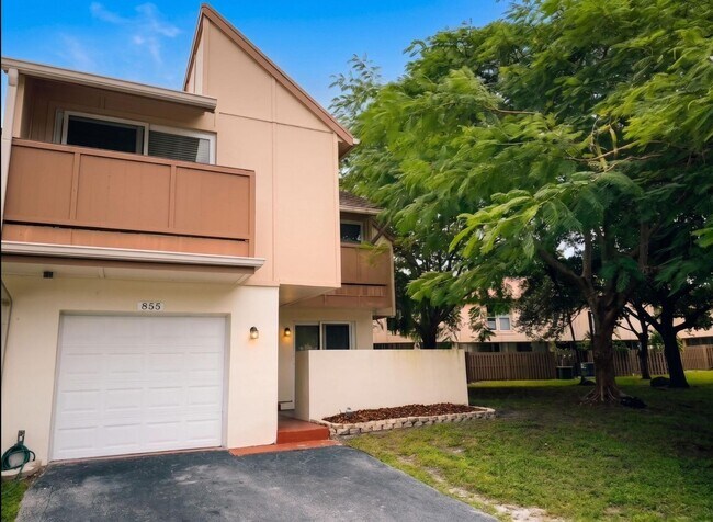 Building Photo - 855 NW 80th Way