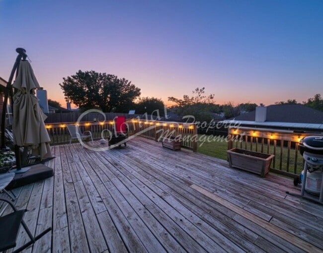 Building Photo - NEW IN MANAGEMENT - AVAILABLE NOW!