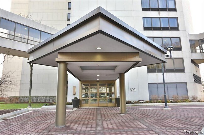Photo - 1001 W Jefferson Ave Unit 25H