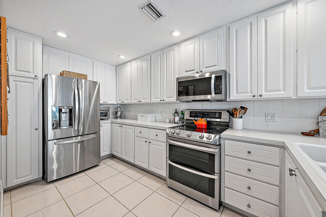 Photo - 107 Rivinia Dr