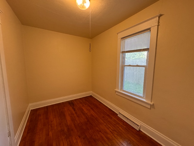 Photo - 806 S 32nd St