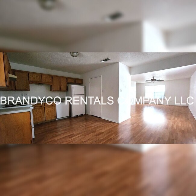 Photo - 901 Clairidge Ave