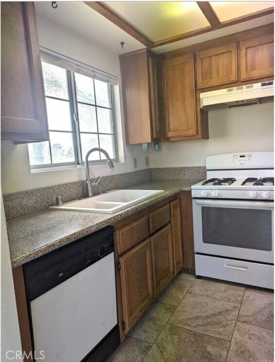 385 McCarthy Ave