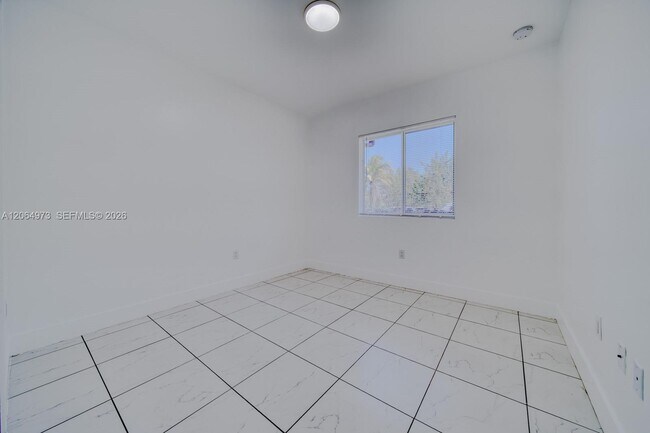 Photo - 14708 NE 7th Ave Unit 14711
