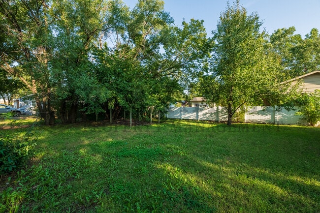 Photo - 301 N Spruce St