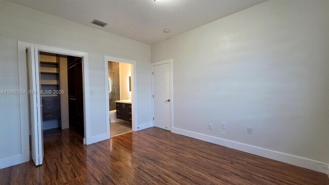 Photo - 17820 NW 73rd Ave Unidad 203-1