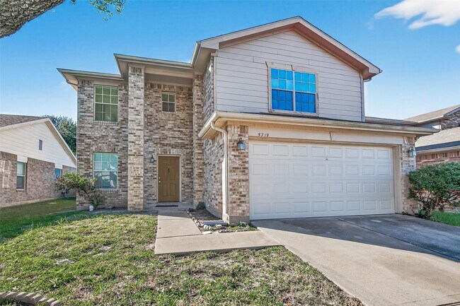 Photo - 5719 Clerkenwell Dr