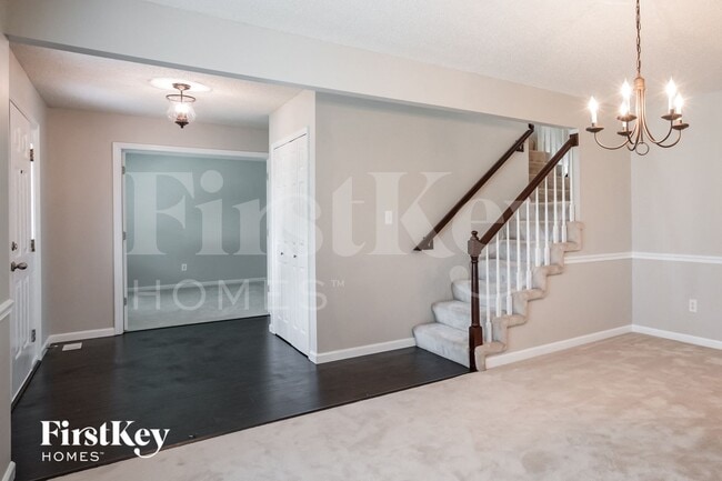 1813 Highcrest Dr