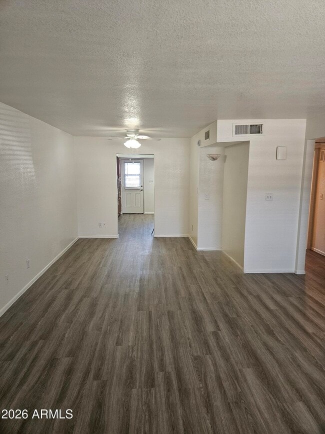 Building Photo - 3810 E Earll Dr Unit 103A