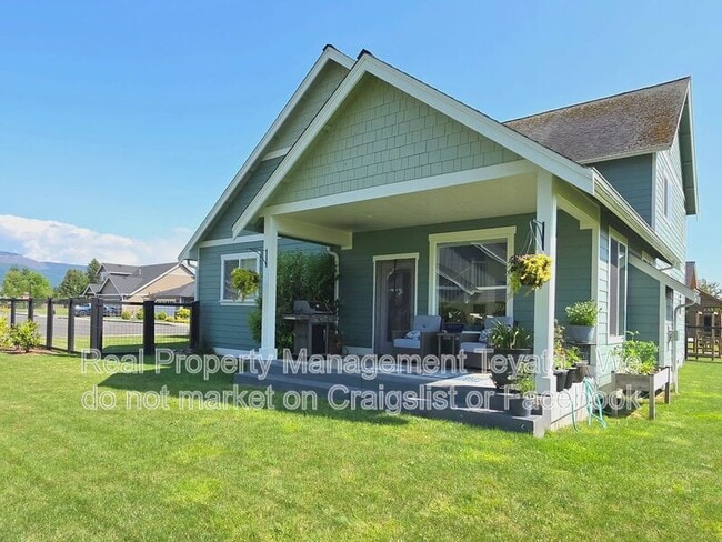 Building Photo - 810 Sisters Ct