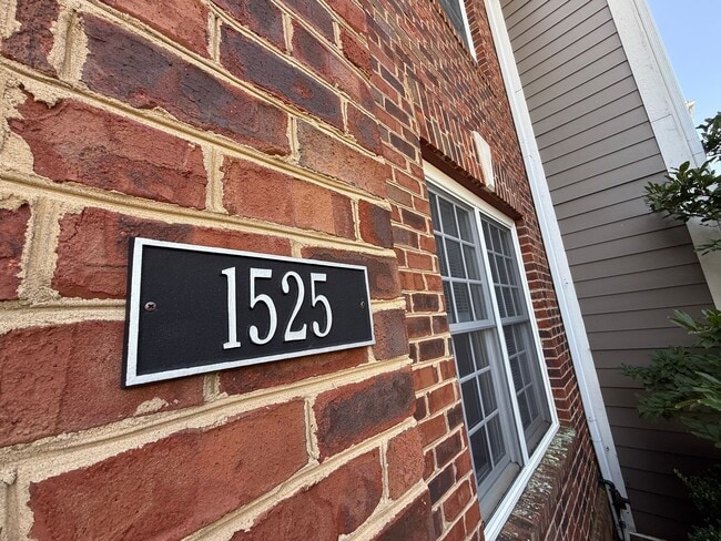 Photo - 1525 Old Trail Dr