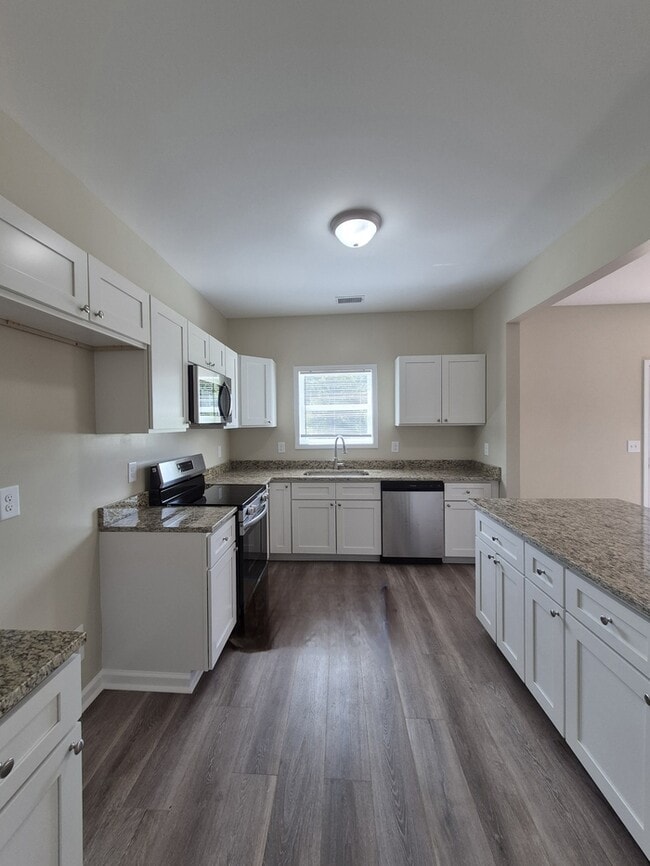 Photo - 209 Charlotte Cir