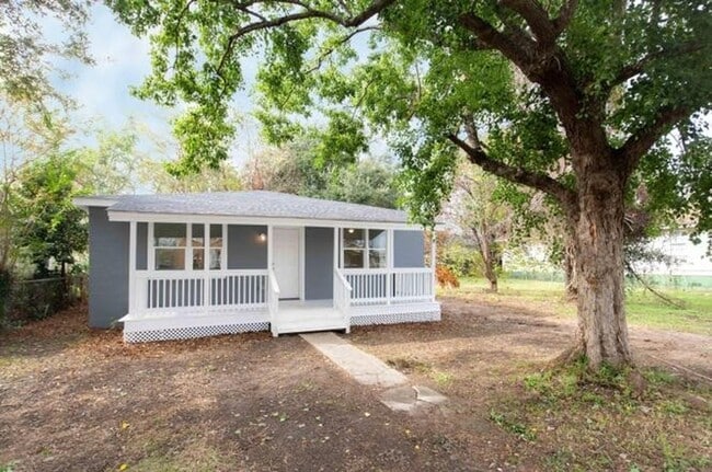 Building Photo - 4BA/2BA OFF KING STREET EXTENTION DOSCHER Street - Available AUGUST 1, 2026