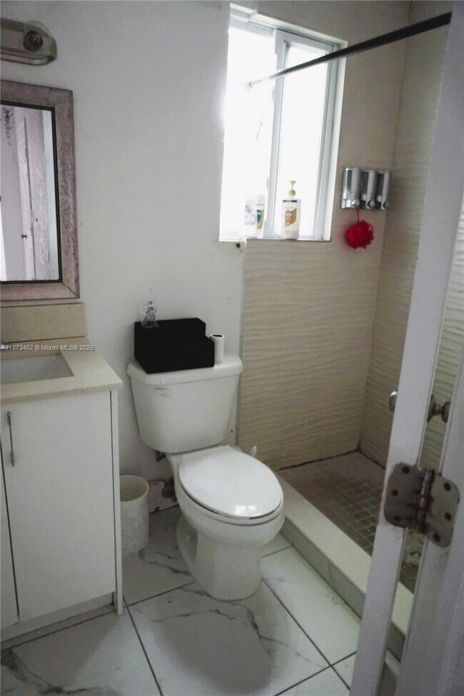 Photo - 1652 Madison St Unit 7