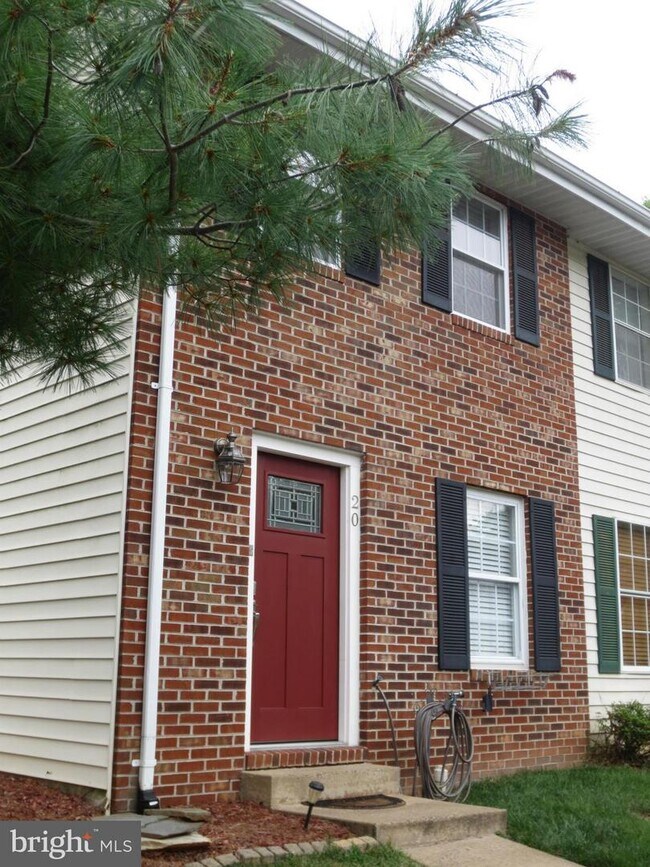 Photo - 20 Kingsbridge Ct Townhome