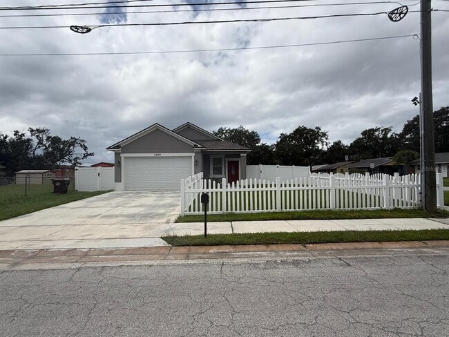 Photo - 2220 Smith St