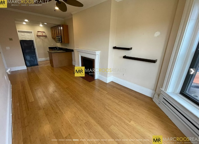 Photo - 225 Newbury St