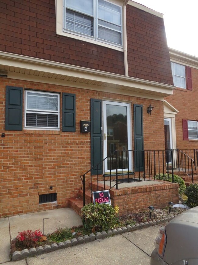 Photo - Woodmere Pointe Condominium-Petersburg