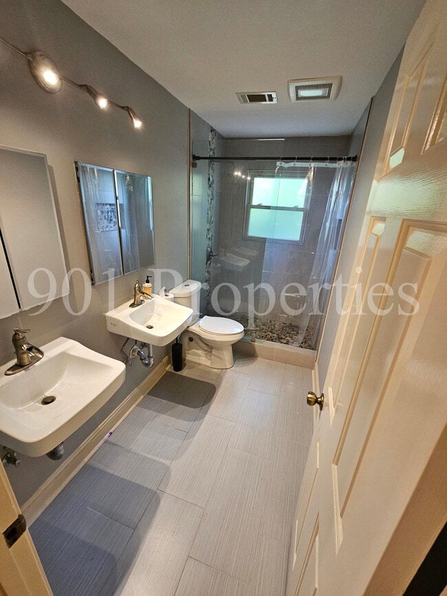 Building Photo - 8595 Riverchase Dr Rental