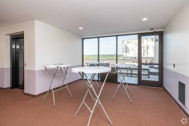 4th Floor Lounge