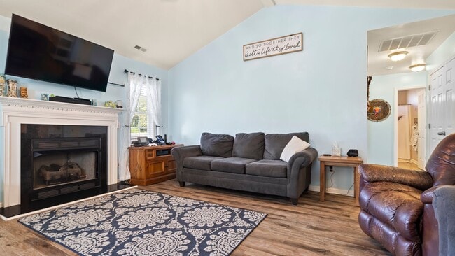 Photo - 119 Silver Queen Ln