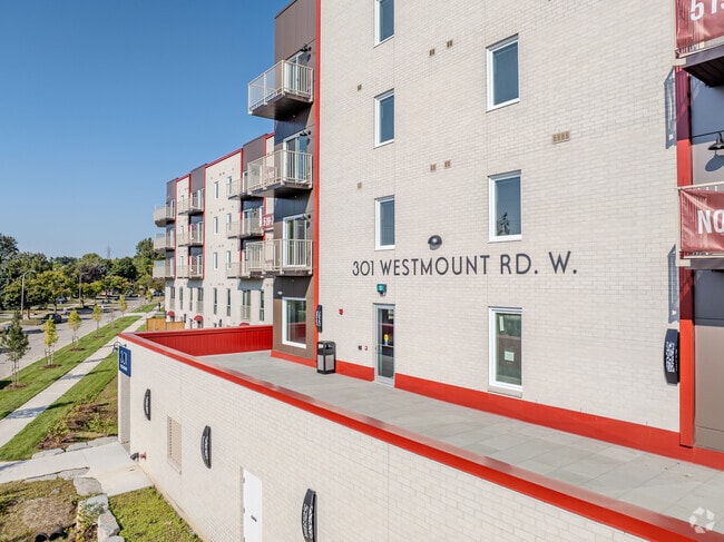 Photo - 301 Westmount Rd W