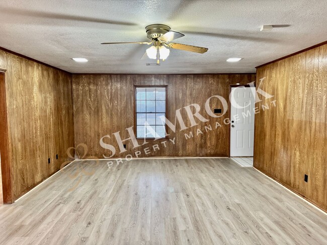 Photo - 712 N Crooked Creek Rd