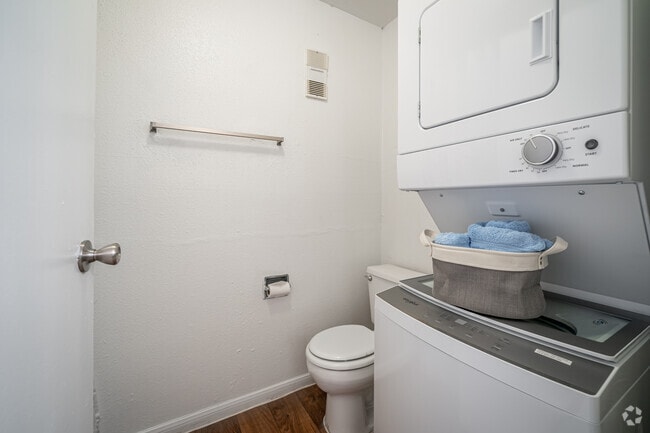 2BR, 1BA - 846SF