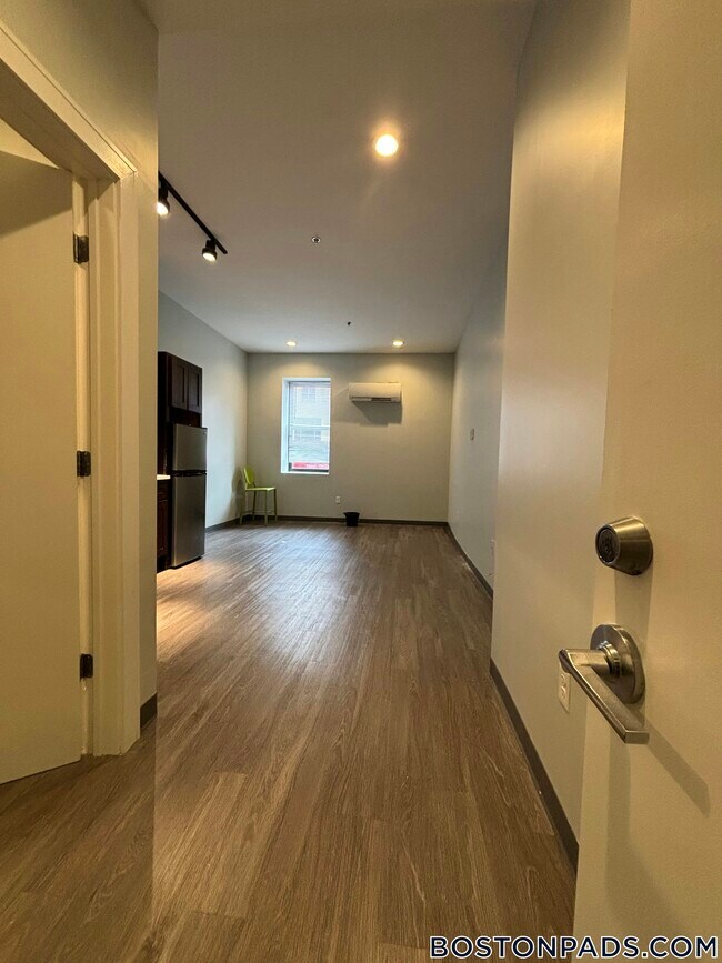 76 Franklin St Unit 102