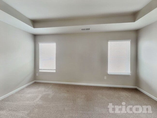 Photo - 656 Armitage Way