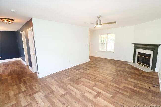 Photo - 1727 Crag Burn Ln