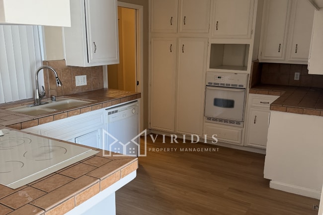 Photo - 1304 La Puente Dr