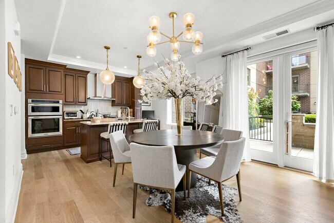 Photo - 250 Henley Pl Unit 206