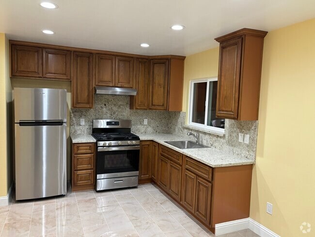 Building Photo - 249 Lakeview Rd Rental