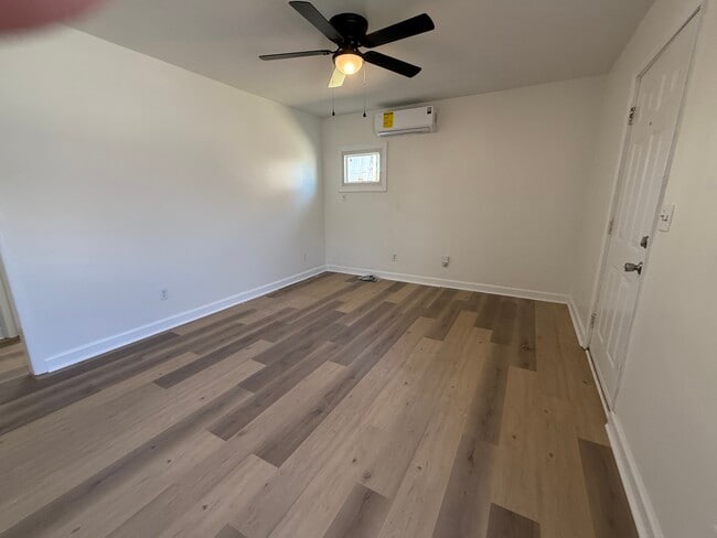 Sala de estar - 206 Prince Ave Unidad A