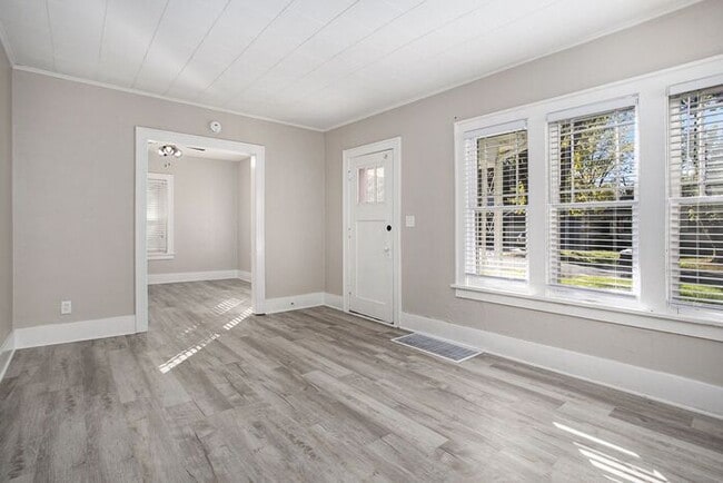Photo - $1450- 2 Bedroom home, Renovated - Ask abo...