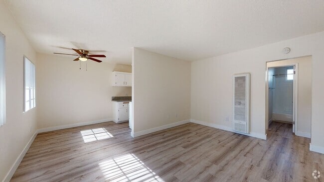 Building Photo - 14800 Chadron Ave Rental