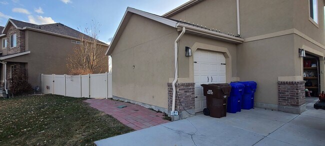 Photo - 1182 Searle Ln