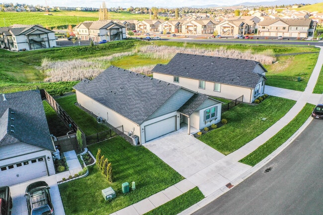 Photo - 1640 SW Panorama Dr