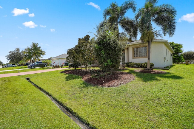 Photo - 1092 SW Majorca Ave