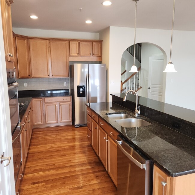 Photo - 7732 Water St