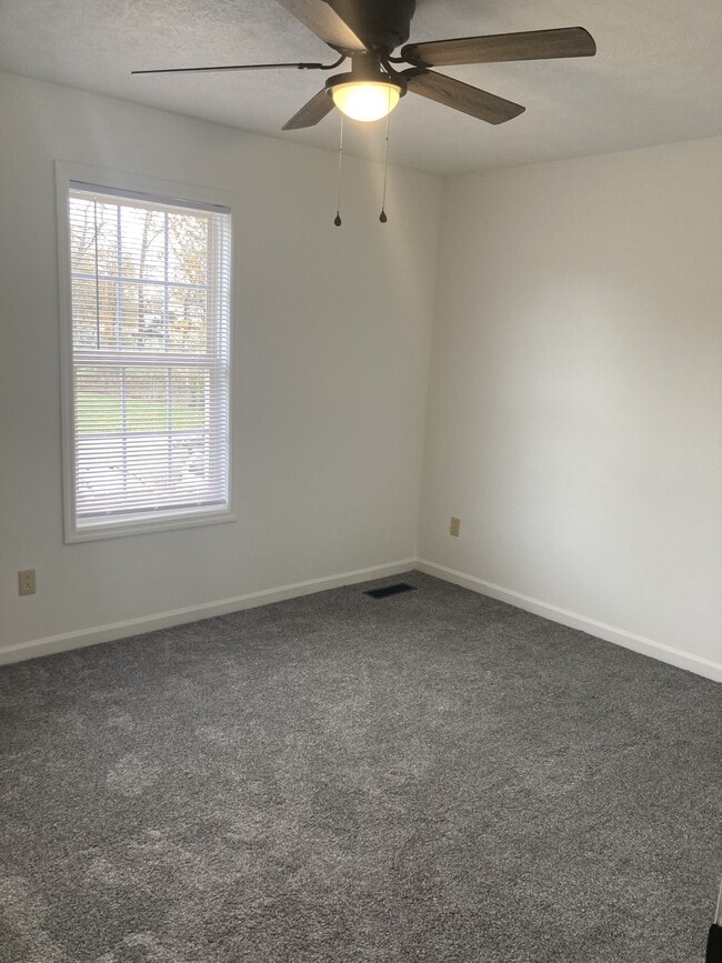 Photo - 118 W Market St Unit B