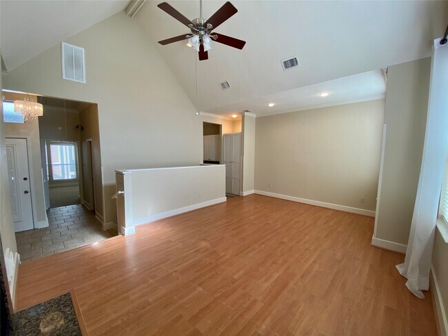 Photo - 735 Arlington St Unit 3