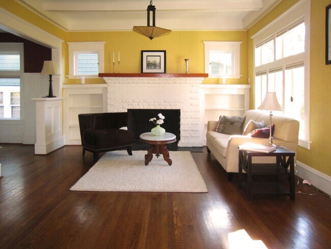 Photo - 3Bd/2Ba Seattle Home